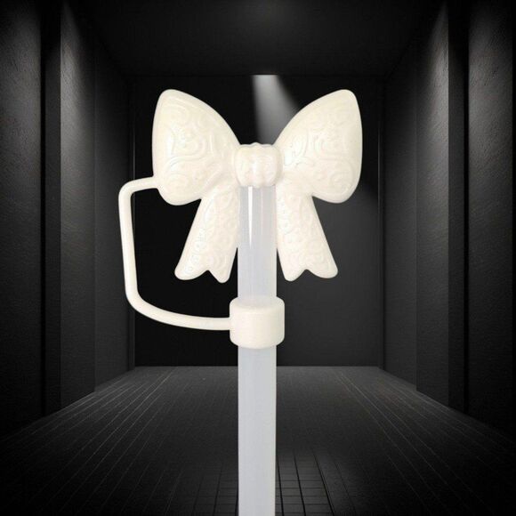 Pearl White Shimmer Lace 3D Silicone Ribbon Bow Straw Topper. Fits 10mm Straws - Picture 1 of 2